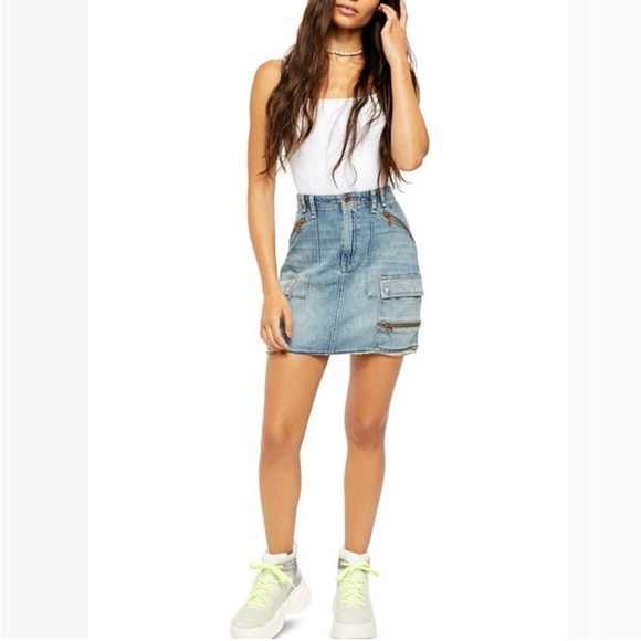 Free People We The Free Avenue Cargo Mini Skirt Denim Size 27 - Picture 1 of 6